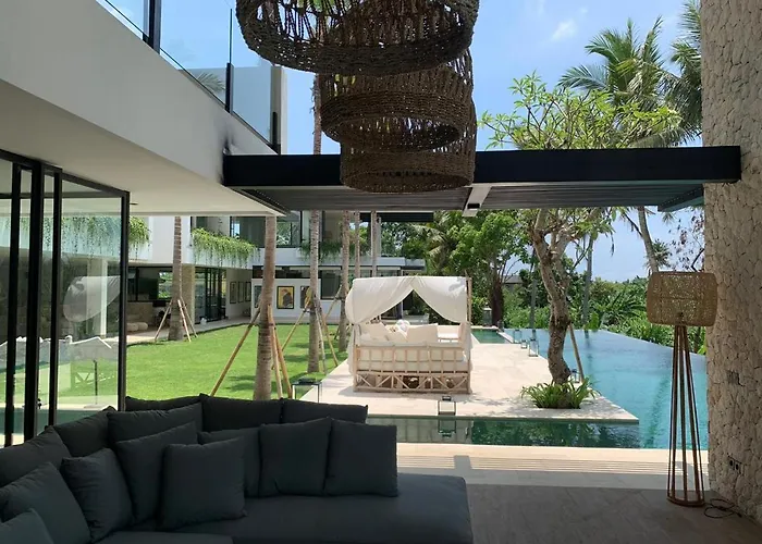 Villa Sapta Bayu - Luxurious Heaven In The Heart Of