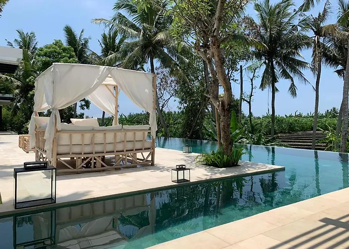 Villa Sapta Bayu - Luxurious Heaven In The Heart Of